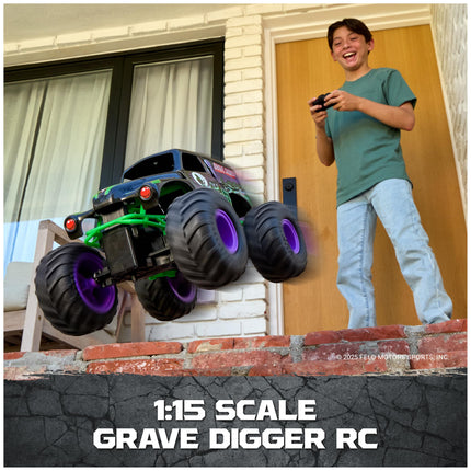 Monster Smash & Bash Grave Digger RC Truck 1:15